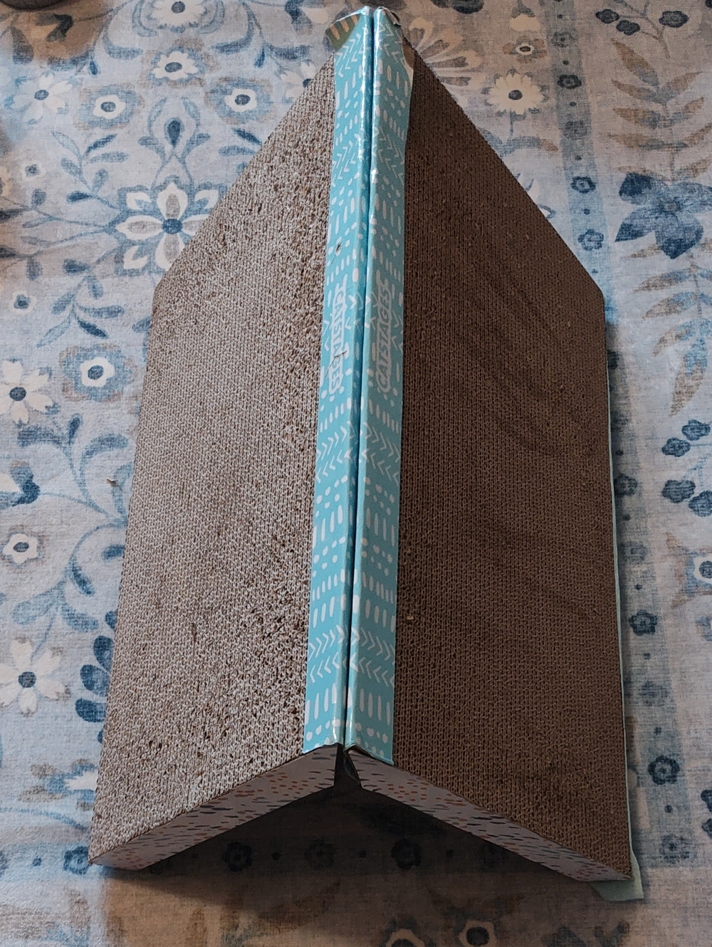 CAT SCRATCHER HIDEAWAY TUNNEL TENT